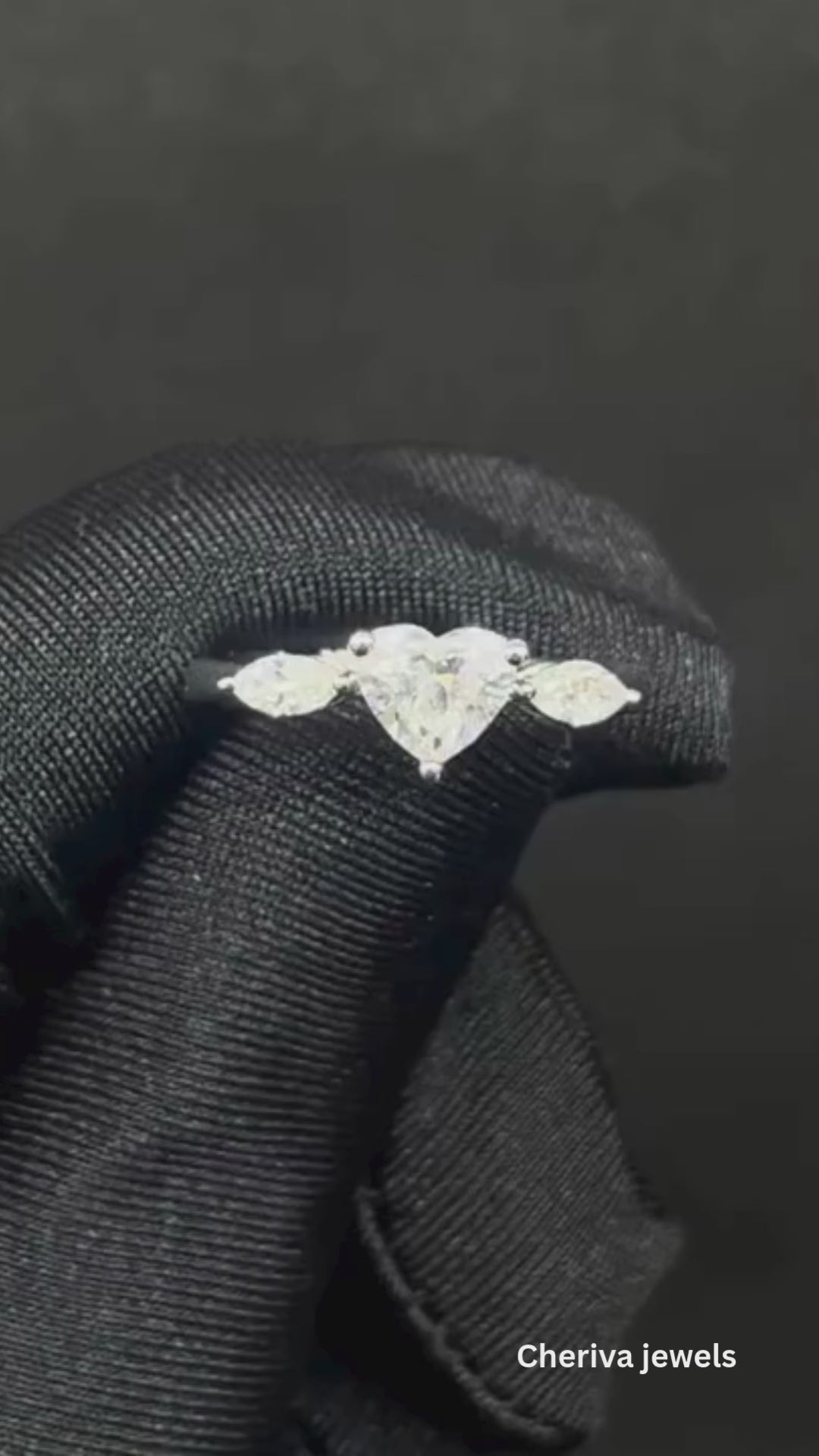 Basket setting with IGI certified quality
